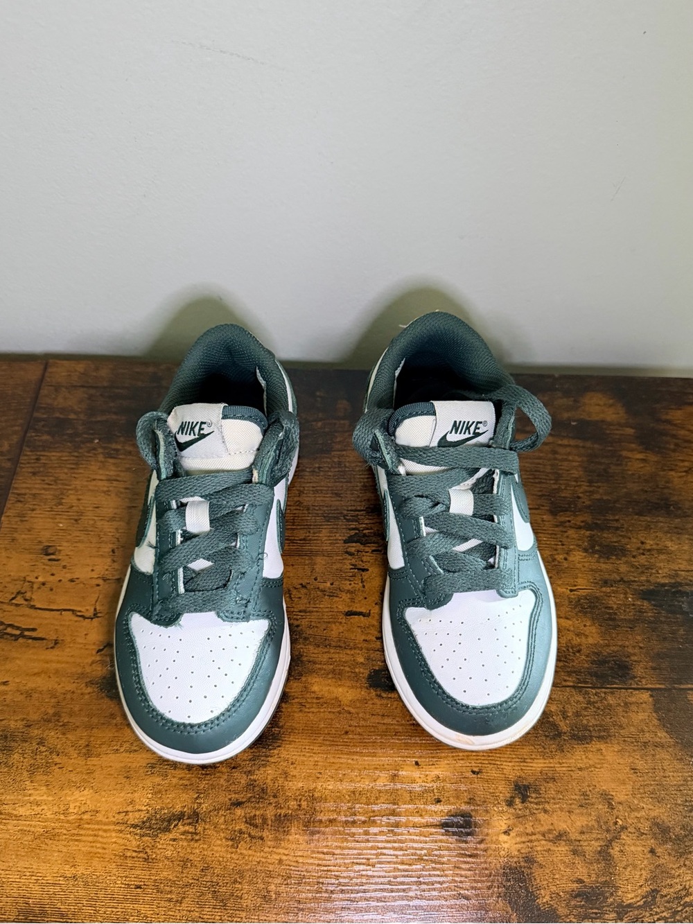 Nike Kids' Low-Top Sneakers in Green and White